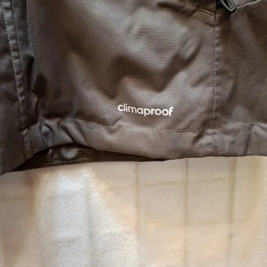 [BUNJANG] Adidas ClimaProof Khaki Hooded Windbreaker Jacket / 아디다스 clima proof 카키색 후드 바람막이 점퍼