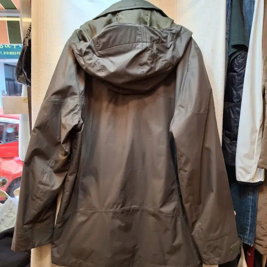 [BUNJANG] Adidas ClimaProof Khaki Hooded Windbreaker Jacket / 아디다스 clima proof 카키색 후드 바람막이 점퍼