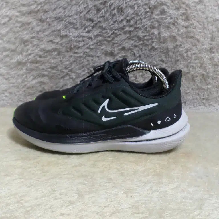 [BUNJANG] Nike Zoom Winflo 9 Shield Sneakers / 후루룩구제 245 나이키 줌 윈플로9 쉴드 운동화 중고 신발