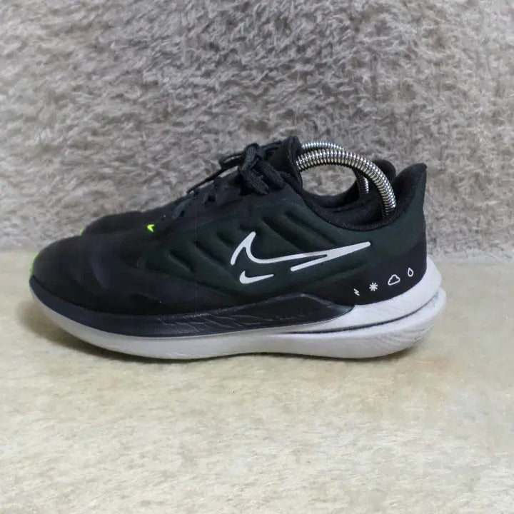 [BUNJANG] Nike Zoom Winflo 9 Shield Sneakers / 후루룩구제 245 나이키 줌 윈플로9 쉴드 운동화 중고 신발