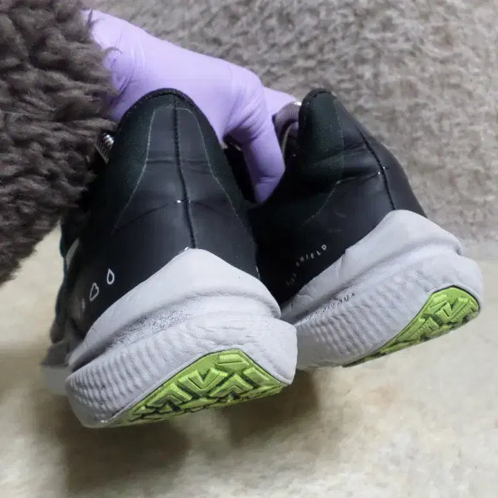 [BUNJANG] Nike Zoom Winflo 9 Shield Sneakers / 후루룩구제 245 나이키 줌 윈플로9 쉴드 운동화 중고 신발