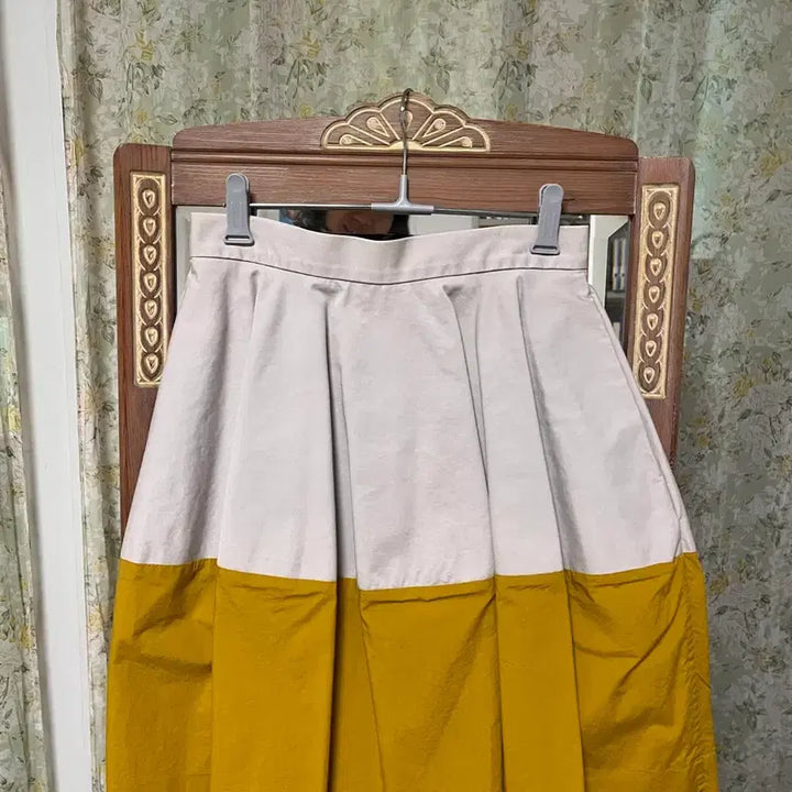[BUNJANG] Cos Honey Mustard Flare Skirt / Cos 허니머스터드 플레어 스커트_34사이즈