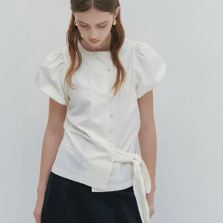 [BUNJANG] Mystery Direction Puff Blouse (Light Beige) / 미스테리 디렉션 퍼프 블라우스(연베이지)