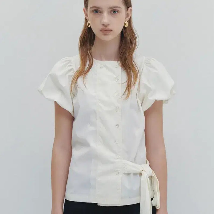 [BUNJANG] Mystery Direction Puff Blouse (Light Beige) / 미스테리 디렉션 퍼프 블라우스(연베이지)