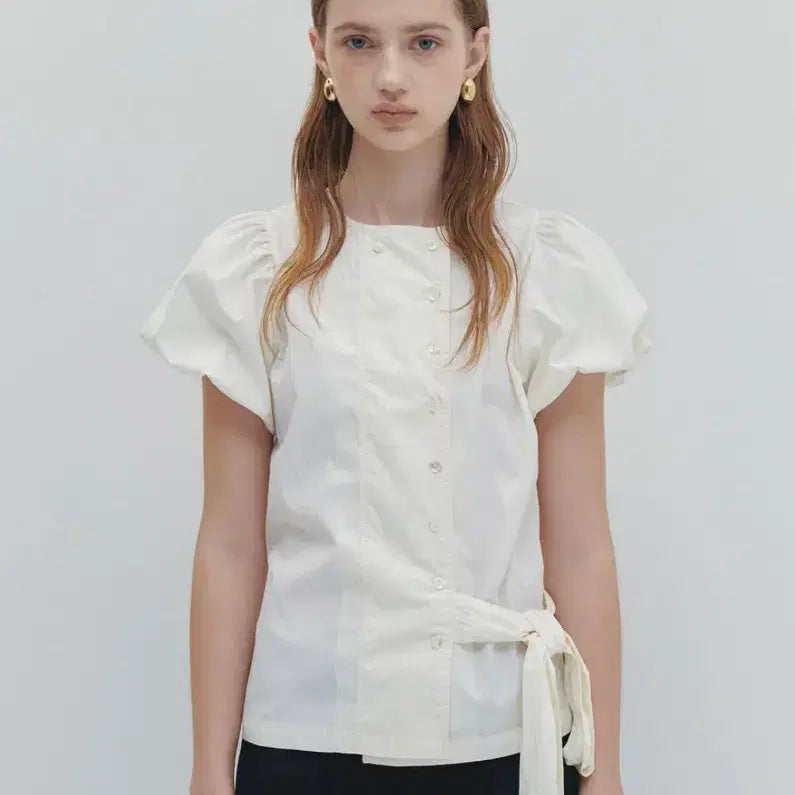 [BUNJANG] Mystery Direction Puff Blouse (Light Beige) / 미스테리 디렉션 퍼프 블라우스(연베이지)