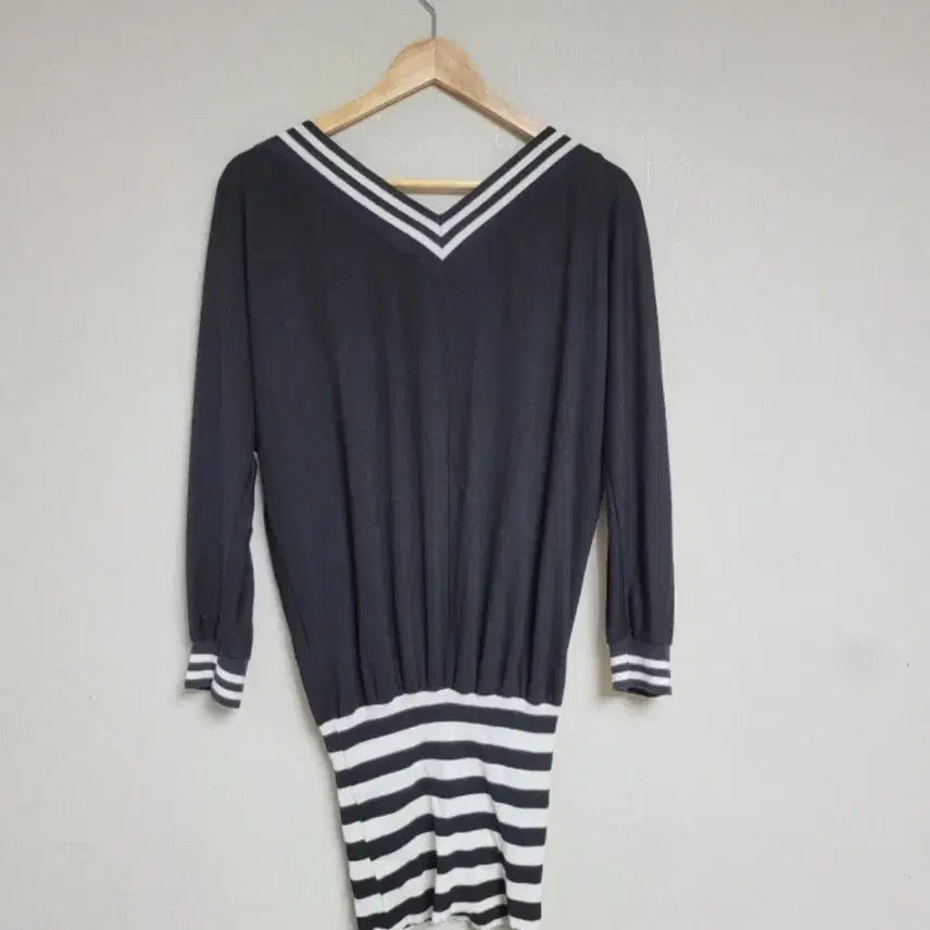 [BUNJANG] Egoist Stripe Long Knit Sweater / 에고이스트. 스트라이프 롱 니트 블랙.FREE