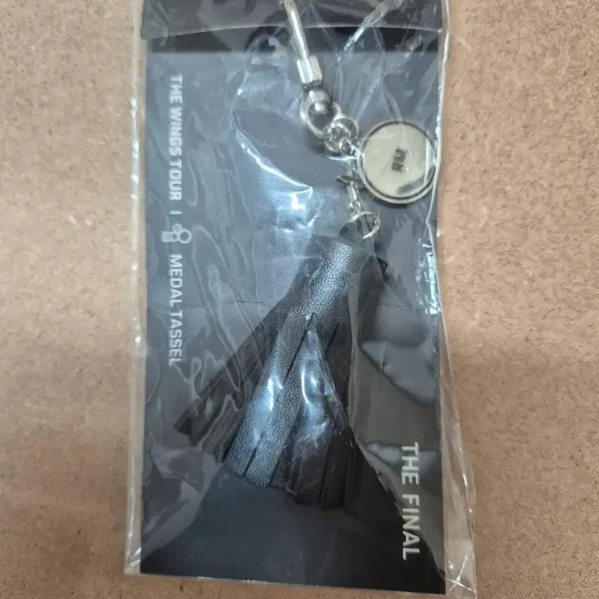 [BUNJANG] BTS RM Wings Tour Medal Tassel Keyring / (미개봉)BTS방탄소년단 Wings Tour RM 메달 태슬 키링
