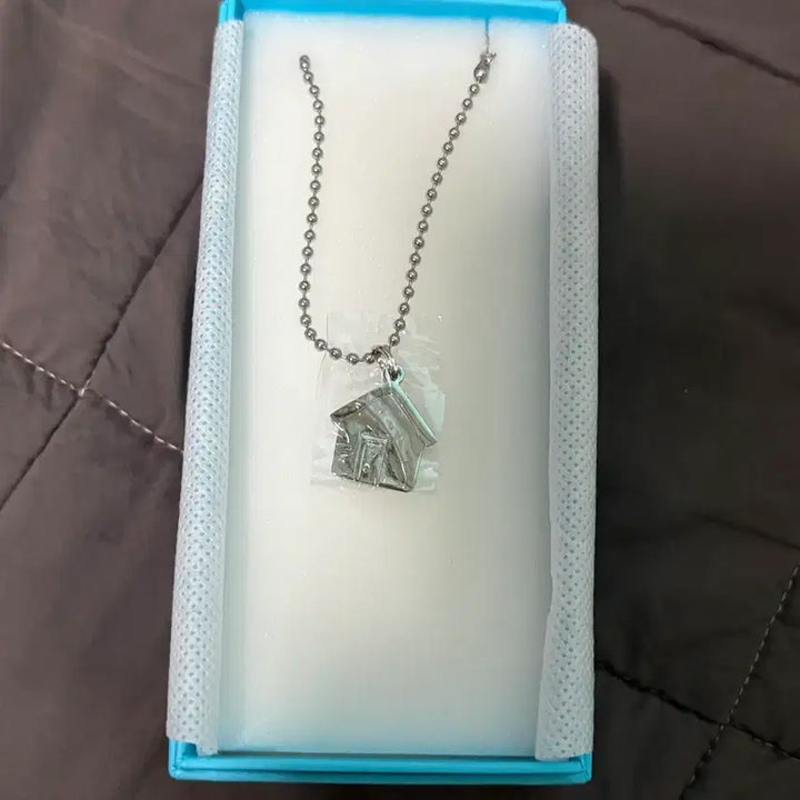 [BUNJANG] BOYNEXTDOOR TaeSan 2nd Anniversary Necklace / 보넥도 2주년 태산 목걸이 판매합니다 (포카 미포함)