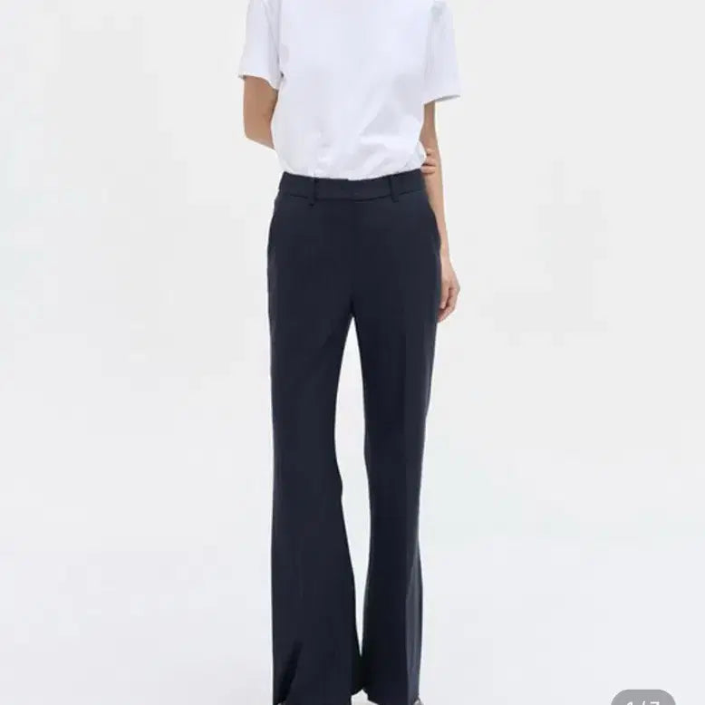 [BUNJANG] NilbyP Semi Wide Pants Navy Stripe / [닐바이피] 25SN Semi Wide Pants Navy Stripe