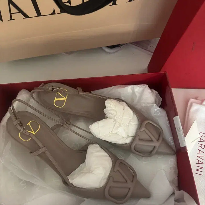 [BUNJANG] Valentino Garavani VLogo Slingback Pumps 36 / 정품. 발렌티노 Garavani V로고 슬링백 펌프스 36 새상품