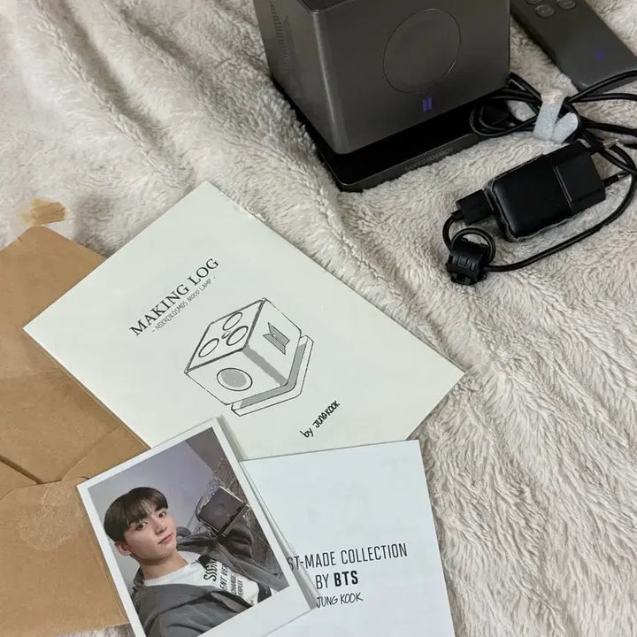 [BUNJANG] BTS Jungkook Mood Lamp Photocard Included / jk jungkook 정국 무드등(무드램프) 포카포함