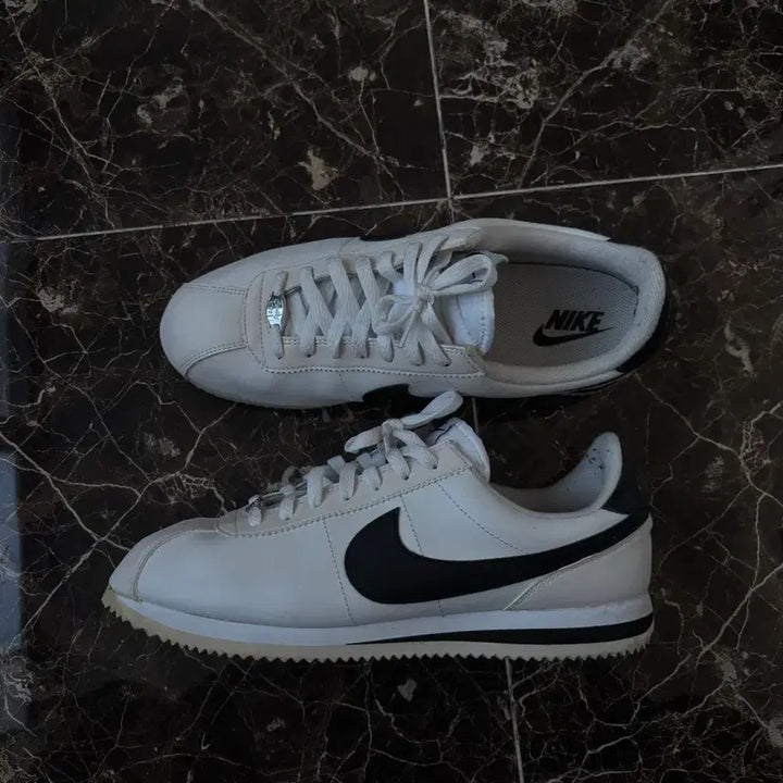 [SOLD OUT] (290) 나이키 코르테즈 검흰