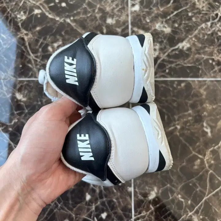 [SOLD OUT] (290) 나이키 코르테즈 검흰