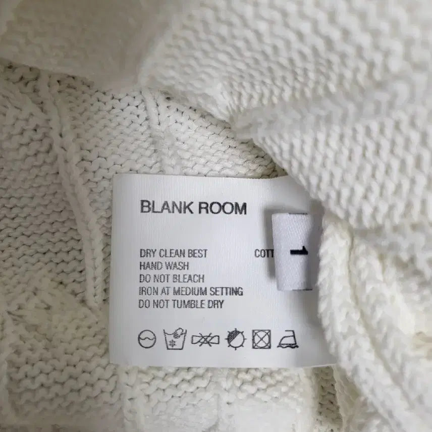 [BUNJANG] BLANKROOM Ivory Cable Knit Sweater / BLANKROOM 아이보리 케이블 니트 1사이즈