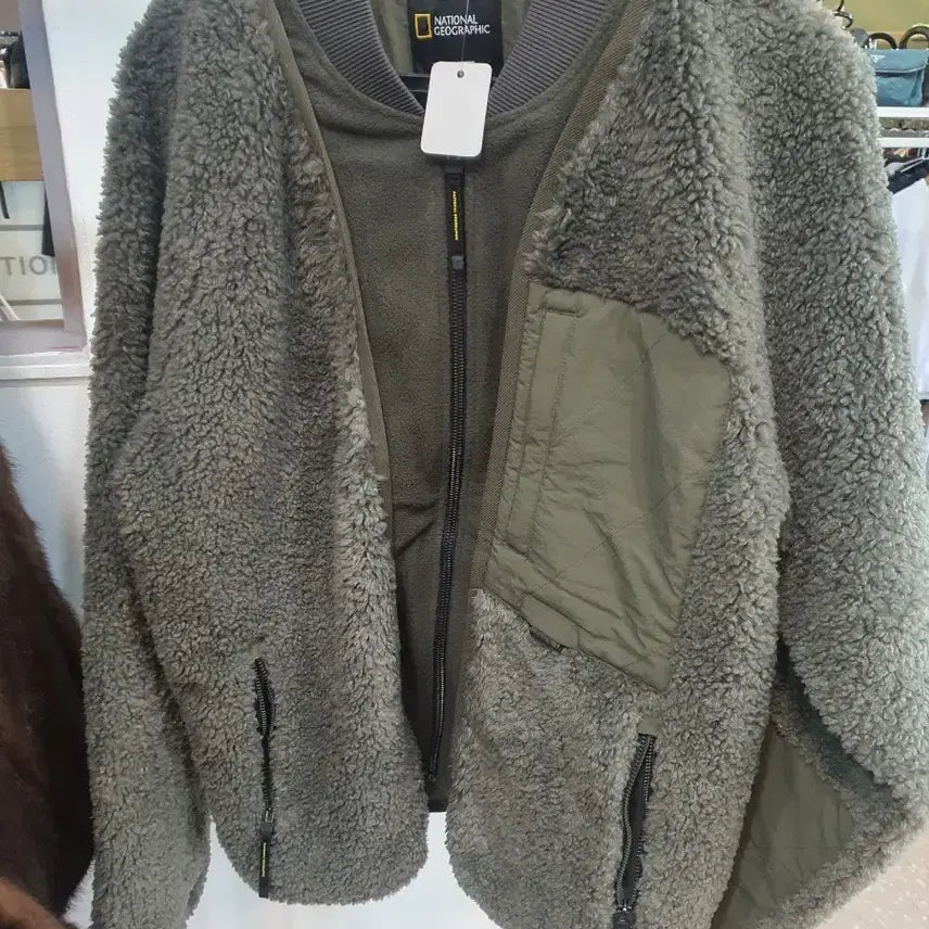[BUNJANG] National Geographic Fleece Jacket Khaki / 내셔널지오그래픽 뽀글이 플리스 자켓 카키
