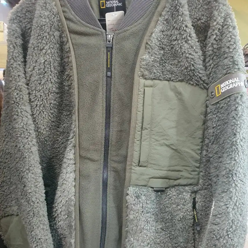 [BUNJANG] National Geographic Fleece Jacket Khaki / 내셔널지오그래픽 뽀글이 플리스 자켓 카키