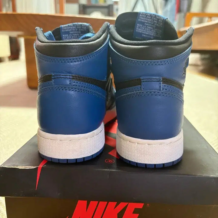 [BUNJANG] Nike Air Jordan 1 Royal Toe Royal Blue Sneakers / [230] 나이키 에어 조던 1 로얄토 로얄블루 급매