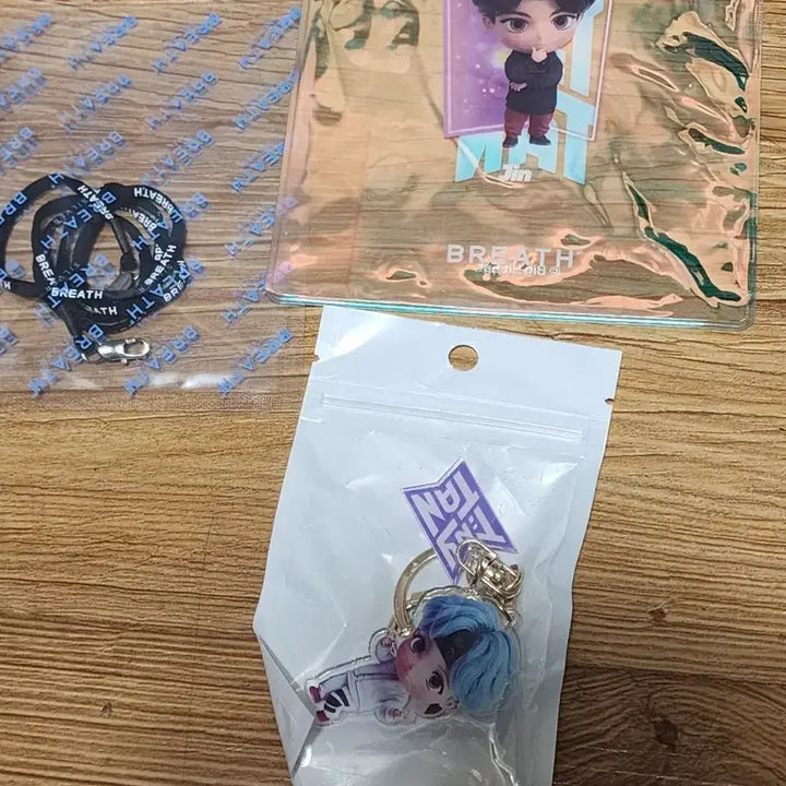 [BUNJANG] TinyTAN Jin &amp; SUGA Goods Set / 타이니탄 진 파우치 + 슈가 키링 세트