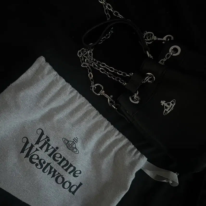 [BUNJANG] Vivienne Westwood Black Chain Bucket Bag / 비비안웨스트우드 블랙 체인 버킷백