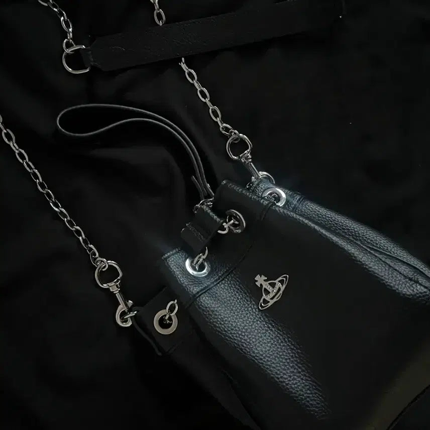 [BUNJANG] Vivienne Westwood Black Chain Bucket Bag / 비비안웨스트우드 블랙 체인 버킷백