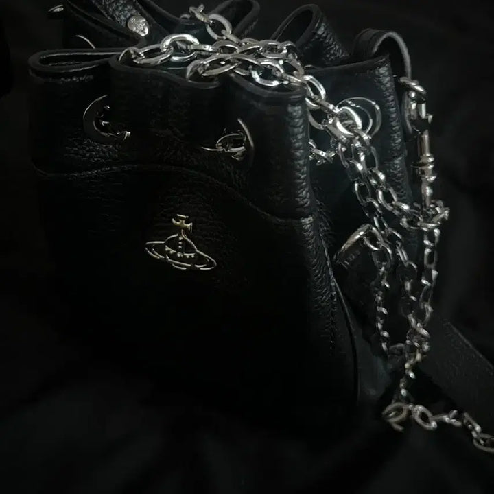 [BUNJANG] Vivienne Westwood Black Chain Bucket Bag / 비비안웨스트우드 블랙 체인 버킷백