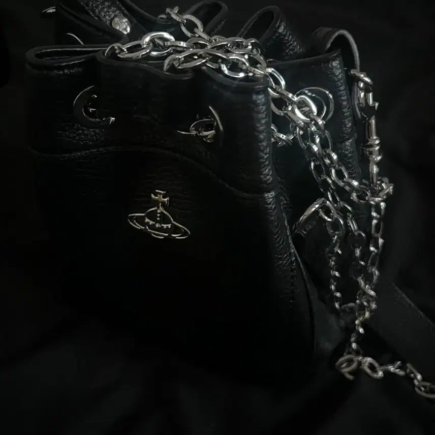 [BUNJANG] Vivienne Westwood Black Chain Bucket Bag / 비비안웨스트우드 블랙 체인 버킷백