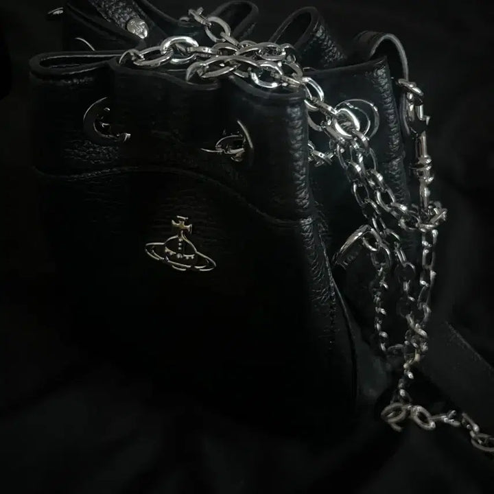 [BUNJANG] Vivienne Westwood Black Chain Bucket Bag / 비비안웨스트우드 블랙 체인 버킷백