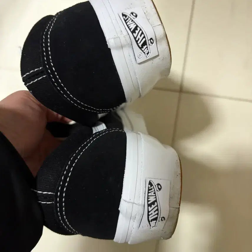 [BUNJANG] Vans Old Skool Reissue Black Sneakers / 반스 올드스쿨 리이슈 블랙