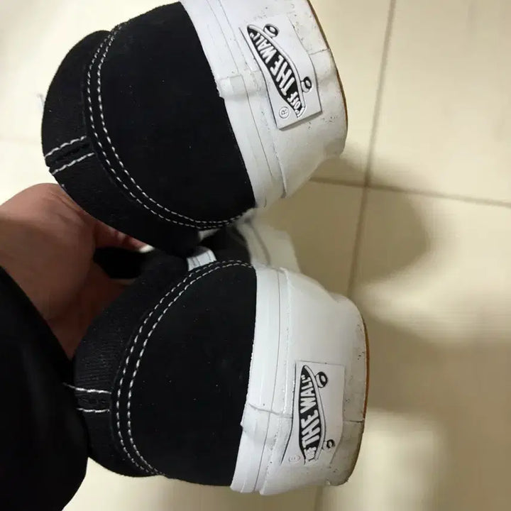 [BUNJANG] Vans Old Skool Reissue Black Sneakers / 반스 올드스쿨 리이슈 블랙