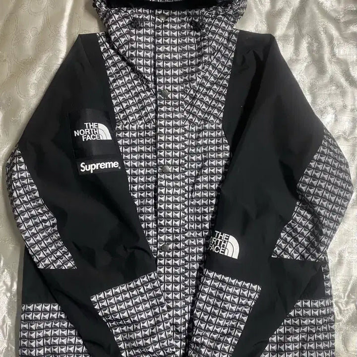 [SOLD OUT] (M)슈프림 21SS 노스페이스 스터드 마운틴 파카