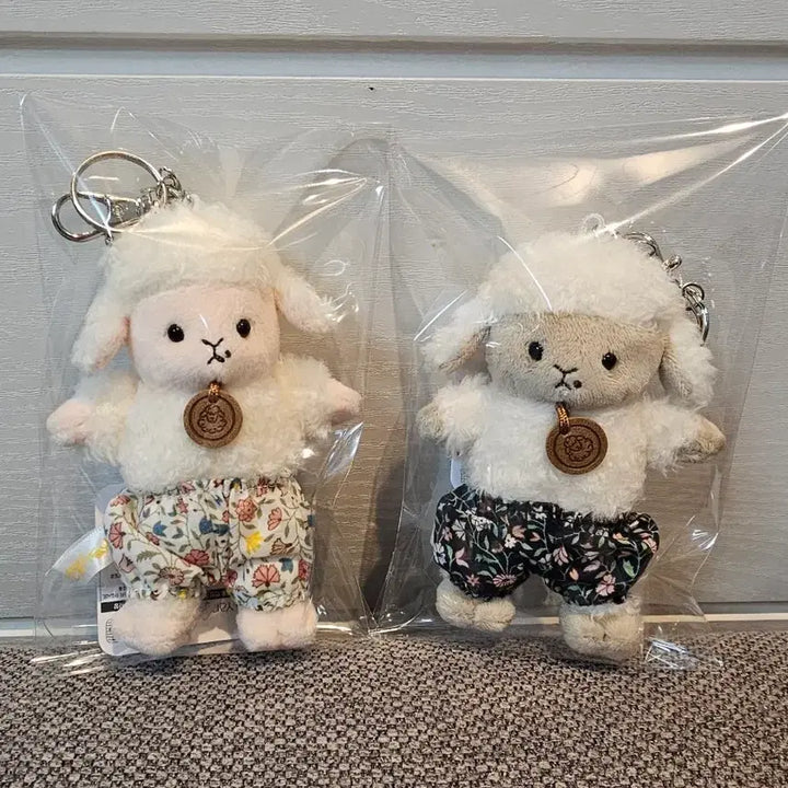 [BUNJANG] Yang Boksun Sheep Keyring Bag Charm Doll / 양복순 양 키링 가방고리 인형 새거 팔아요