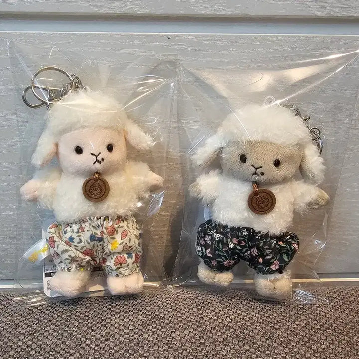 [BUNJANG] Yang Boksun Sheep Keyring Bag Charm Doll / 양복순 양 키링 가방고리 인형 새거 팔아요