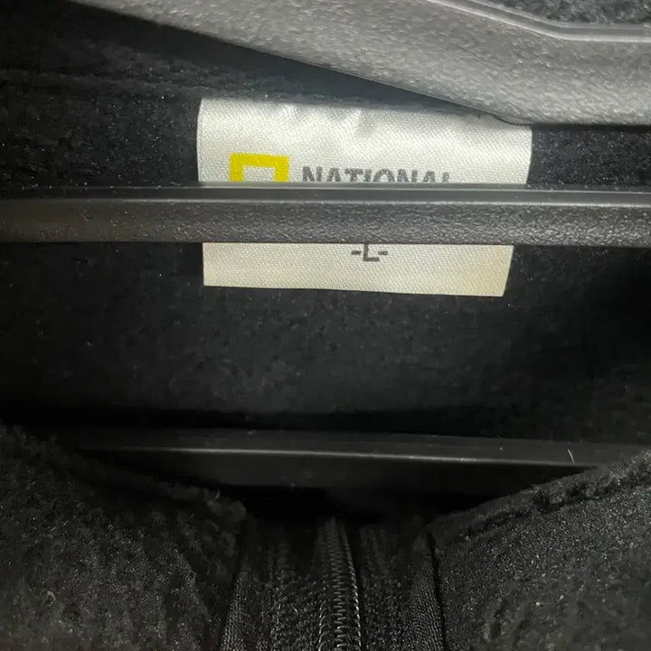 [BUNJANG] National Geographic Black Fleece Zip-up Jacket (L) / 내셔널지오그래픽 검정색 플리스 집업L