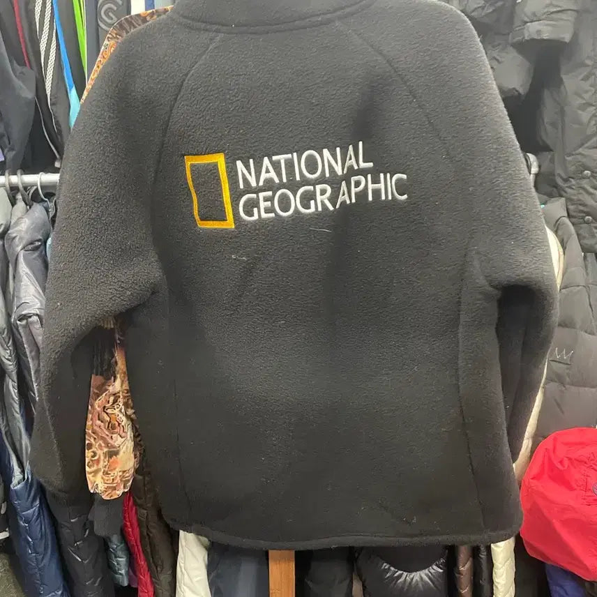 [BUNJANG] National Geographic Black Fleece Zip-up Jacket (L) / 내셔널지오그래픽 검정색 플리스 집업L