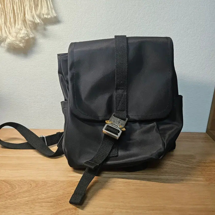 [BUNJANG] Nilring Ohudaseisban Backpack / 닐링 백팩  오후다섯시반 백팩