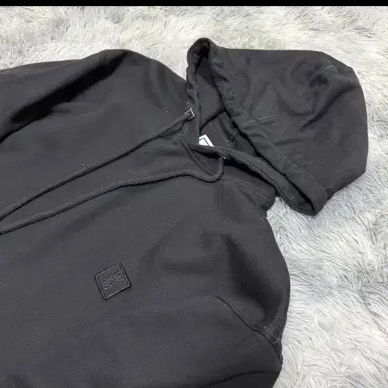 [SOLD OUT] 우영미 플라워 프린팅 블랙 후드티