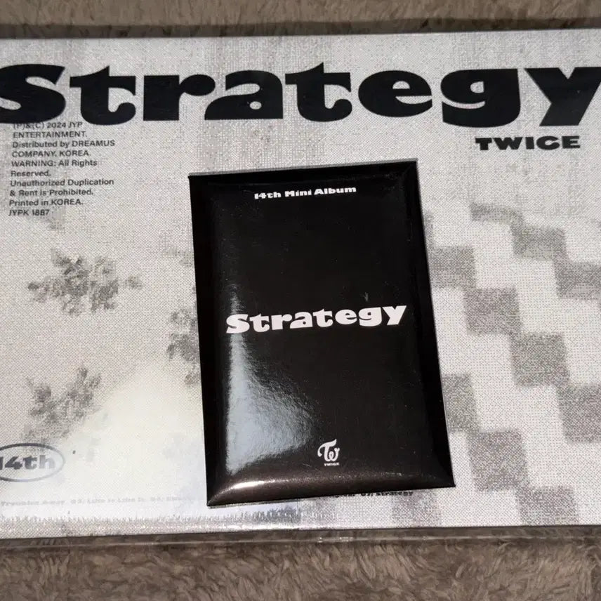 [BUNJANG] TWICE Strategy Album Sealed / 트와이스 strategy 앨범 미개봉