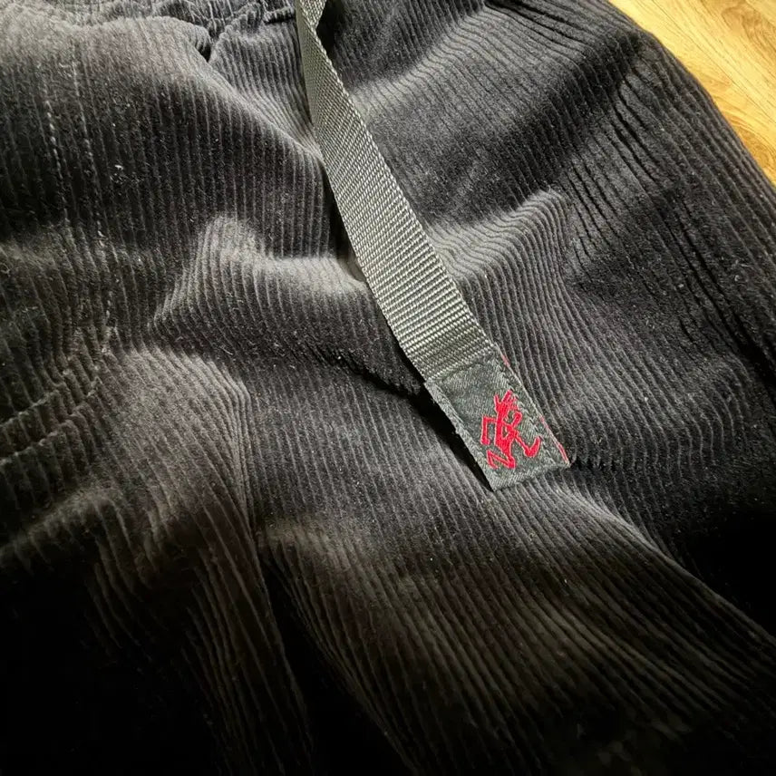 [SOLD OUT] 그라미치 블랙 코듀로이 팬츠 XL