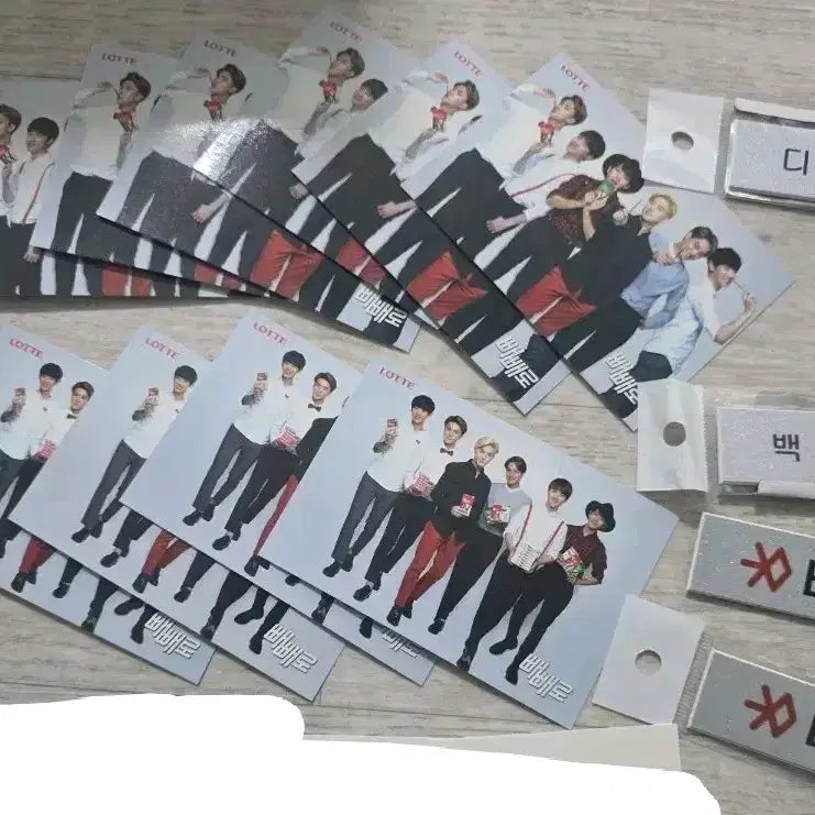[BUNJANG] EXO Ring + D.O. Chanyeol Sehun Lotte Pepero Photocard Bundle Set / 엑소 반지+ 디오 찬열 세훈 등 롯데 빼빼로 포토카드 +  배지 등
