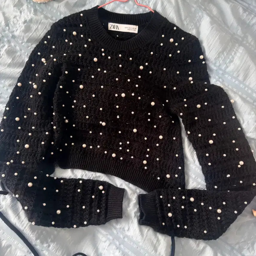 [BUNJANG] ZARA Pearl Detail Knit Top / ZARA 진주 니트 뒷트임