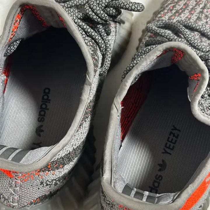 [BUNJANG] Adidas Yeezy Boost 350 V2 Beluga Sneakers / 아디다스 이지부스트 350 V2 벨루가 260