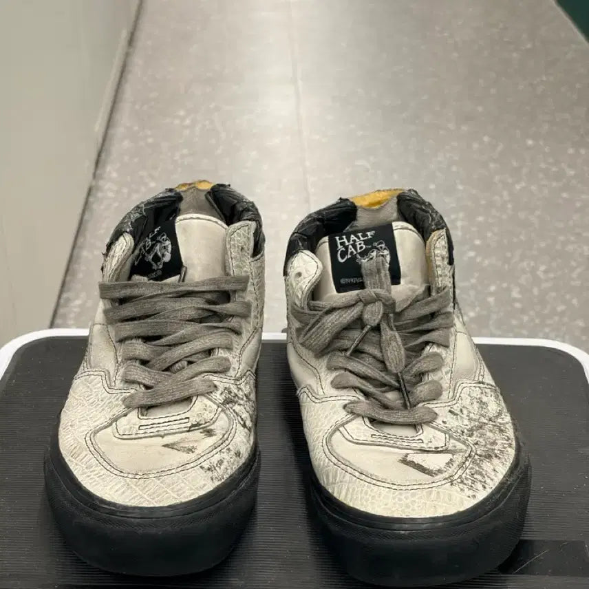[BUNJANG] Vans Vault Half Cab LX Luxe Duct Marshmallow Sneakers / 반스 볼트 하프캡 럭스 덕트 마시멜로 280