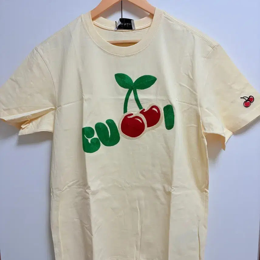 [BUNJANG] Unisex Short Sleeve T-Shirt with Cherry Graphic / 티셔츠 남녀공용