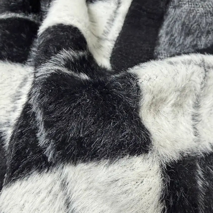 [BUNJANG] Angora Argyle Check Knit Vest / 앙고라 아가일 체크 니트 조끼 블랙 화이트