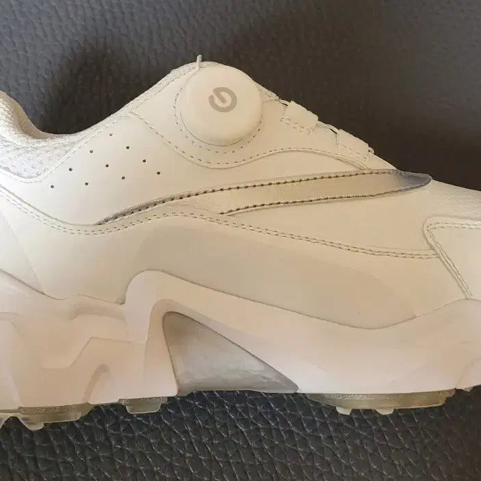 [BUNJANG] Gokur Boa Spike Golf Shoes (New) / 고커 골프화 보아 스파이크 235 (새상품)