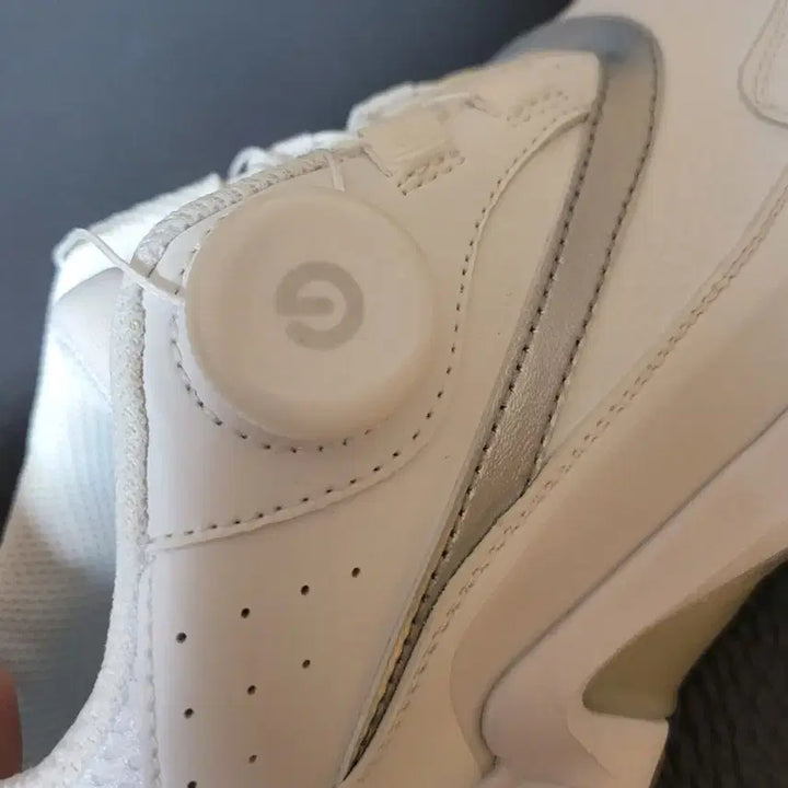 [BUNJANG] Gokur Boa Spike Golf Shoes (New) / 고커 골프화 보아 스파이크 235 (새상품)