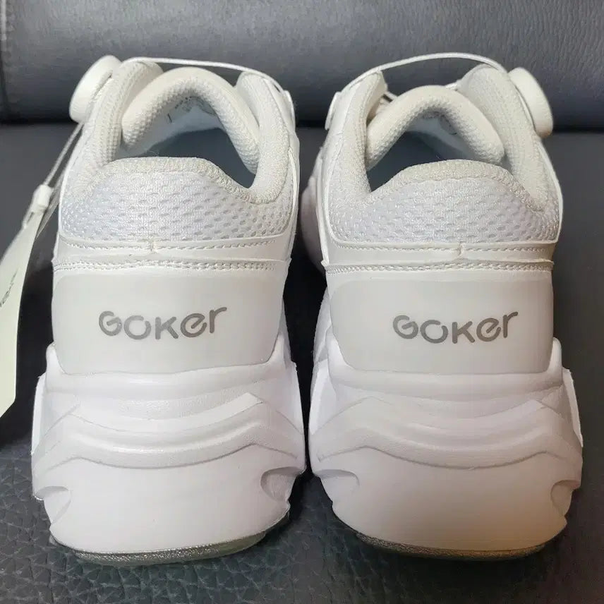 [BUNJANG] Gokur Boa Spike Golf Shoes (New) / 고커 골프화 보아 스파이크 235 (새상품)