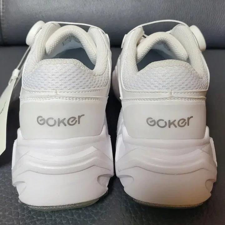 [BUNJANG] Gokur Boa Spike Golf Shoes (New) / 고커 골프화 보아 스파이크 235 (새상품)