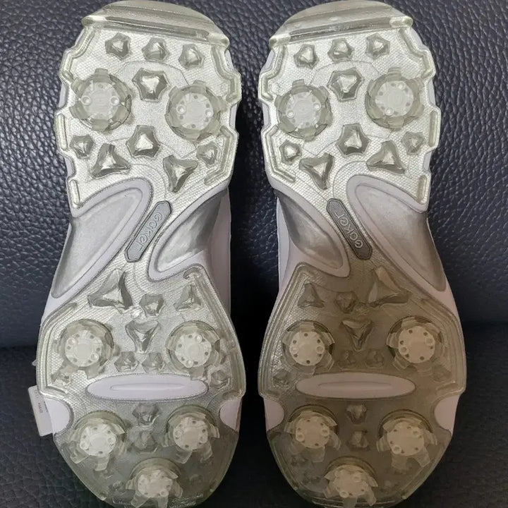 [BUNJANG] Gokur Boa Spike Golf Shoes (New) / 고커 골프화 보아 스파이크 235 (새상품)