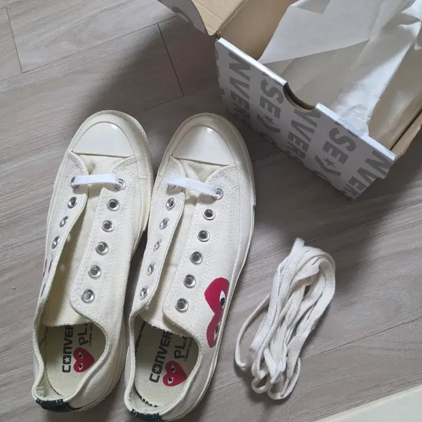 [BUNJANG] Converse x Comme des Garcons Chuck 70 Low White Sneakers / 컨버스 x 플레이 꼼데가르송 척 70 로우 화이트 245mm